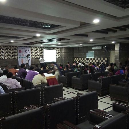 Hotel The Majestic Hyderabad Ngoại thất bức ảnh